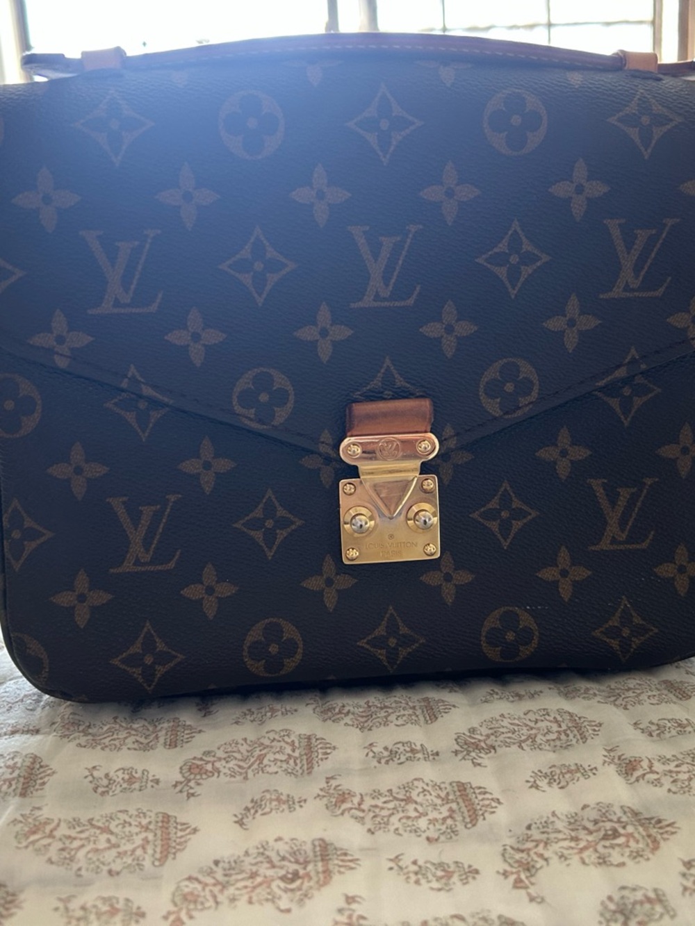 Louis Vuitton Monogram Crossbody Bag in Brown and Gold Hardware - Picture 3 of 3